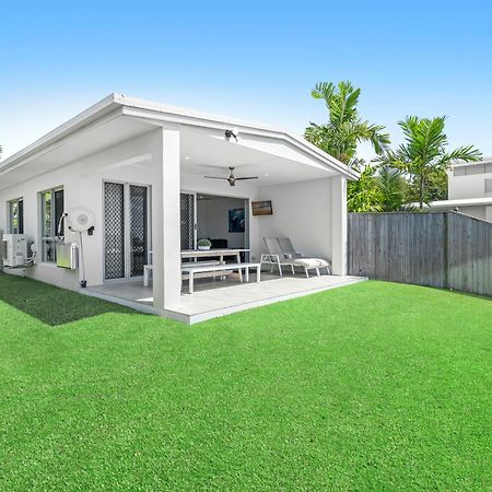 Blue Lagoon Villa B ケアンズ エクステリア 写真